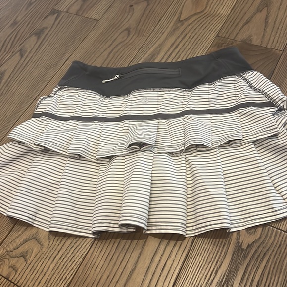 Vintage lululemon tennis skirt - Picture 2 of 4